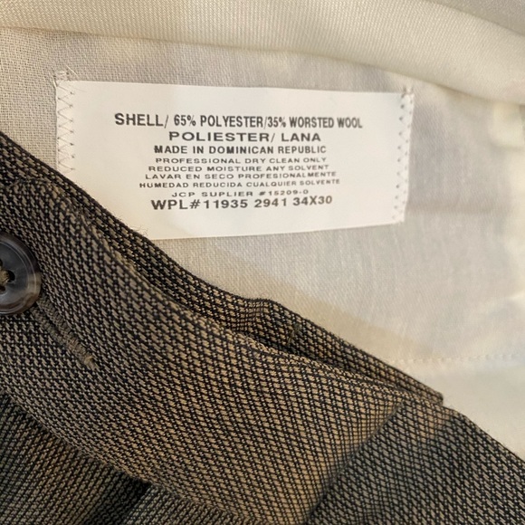 J. Ferrar 3 button suit coat and slacks 34x30 - Picture 15 of 15